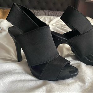 Vera Wang Heels